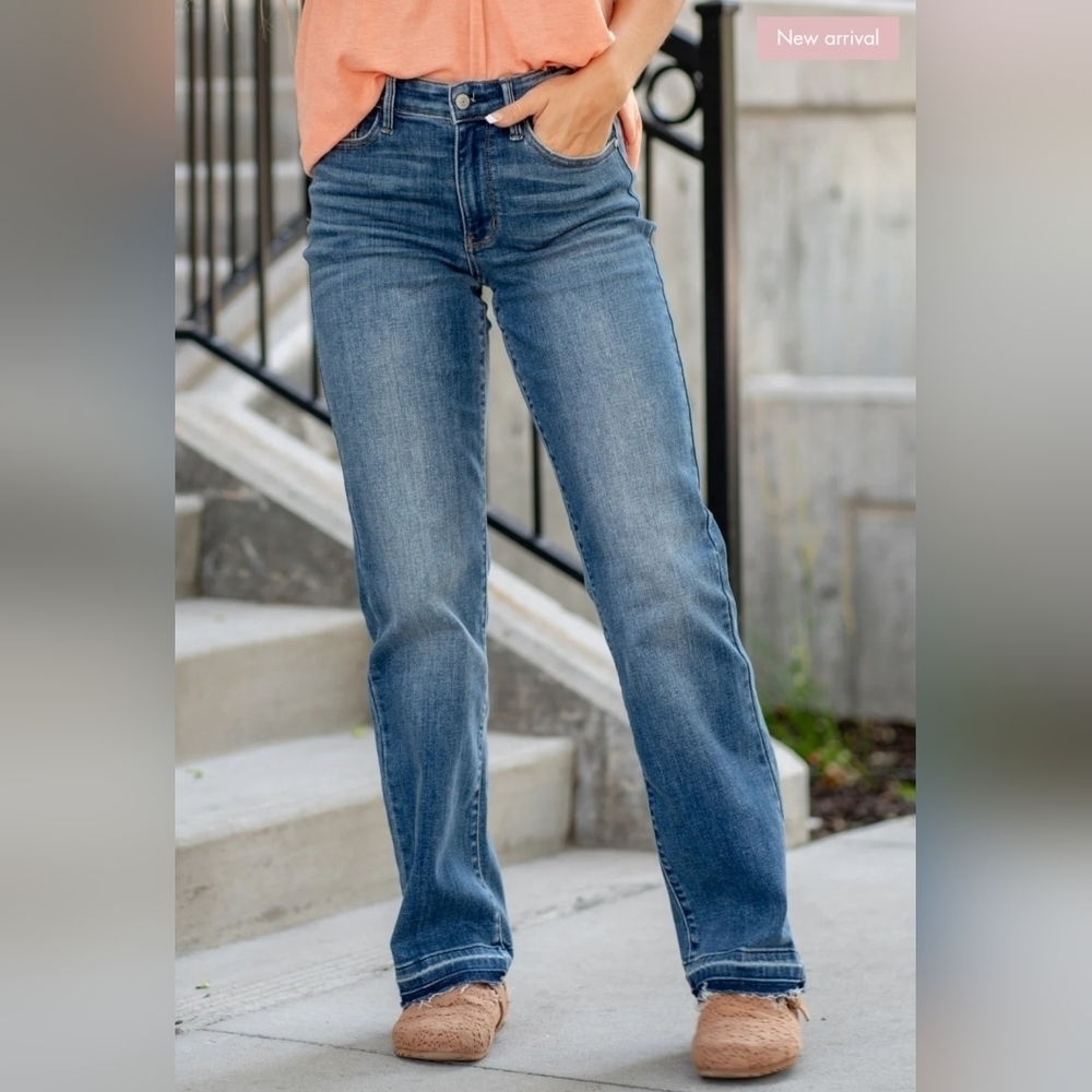 Judy Blue Mid Rise Medium Wash Released Hem Straight Jeans Retail NEW 0/24 - Picture 3 of 12